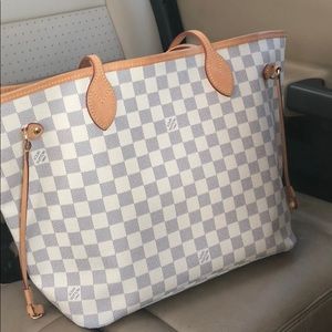 Louis Vuitton - Neverfull MM w/ FREE organizer